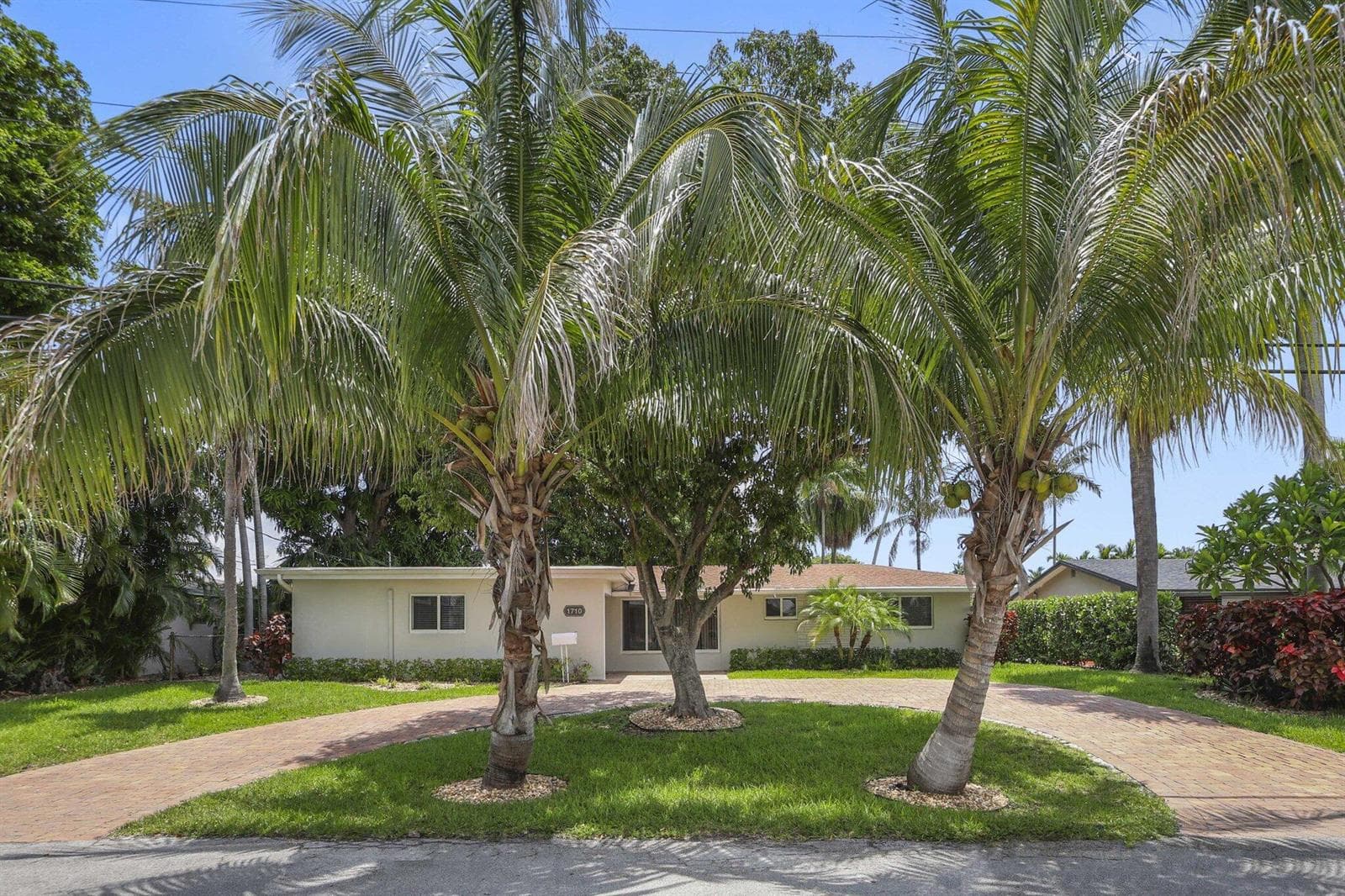 1710 SW 4th Avenue photo 1