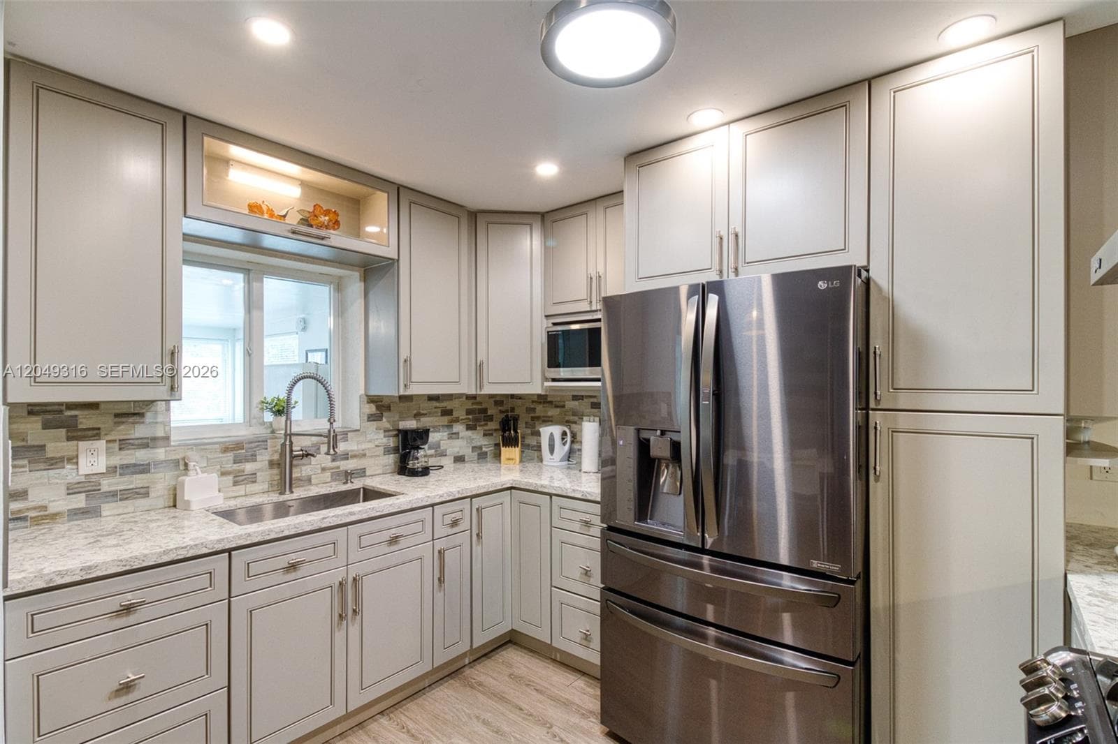 3039 Grant St 3039 photo 11