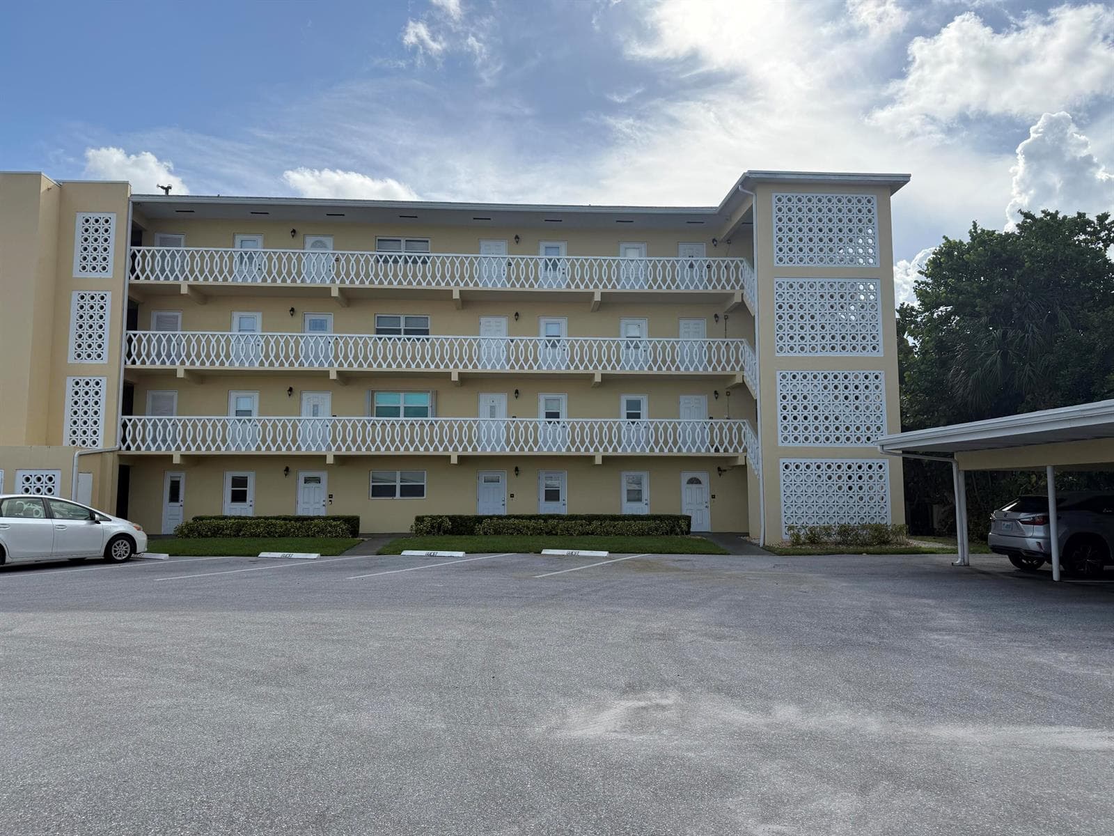 230 N Federal Highway 301 photo 16