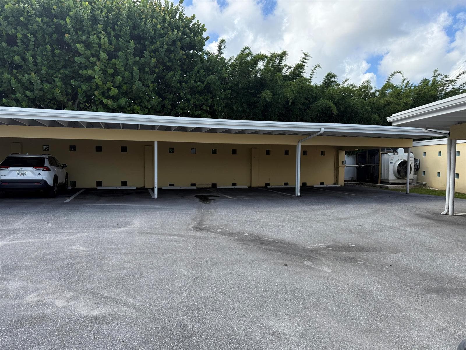 230 N Federal Highway 301 photo 15