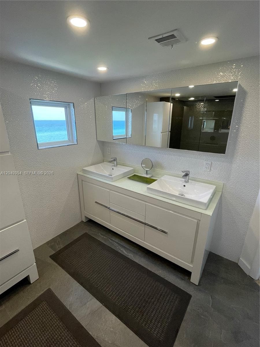 8911 Collins Ave 505 photo 22