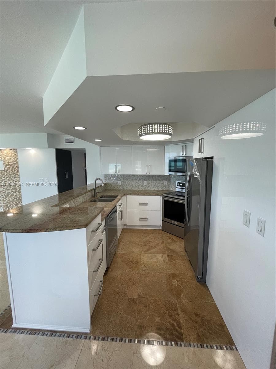 8911 Collins Ave 505 photo 11