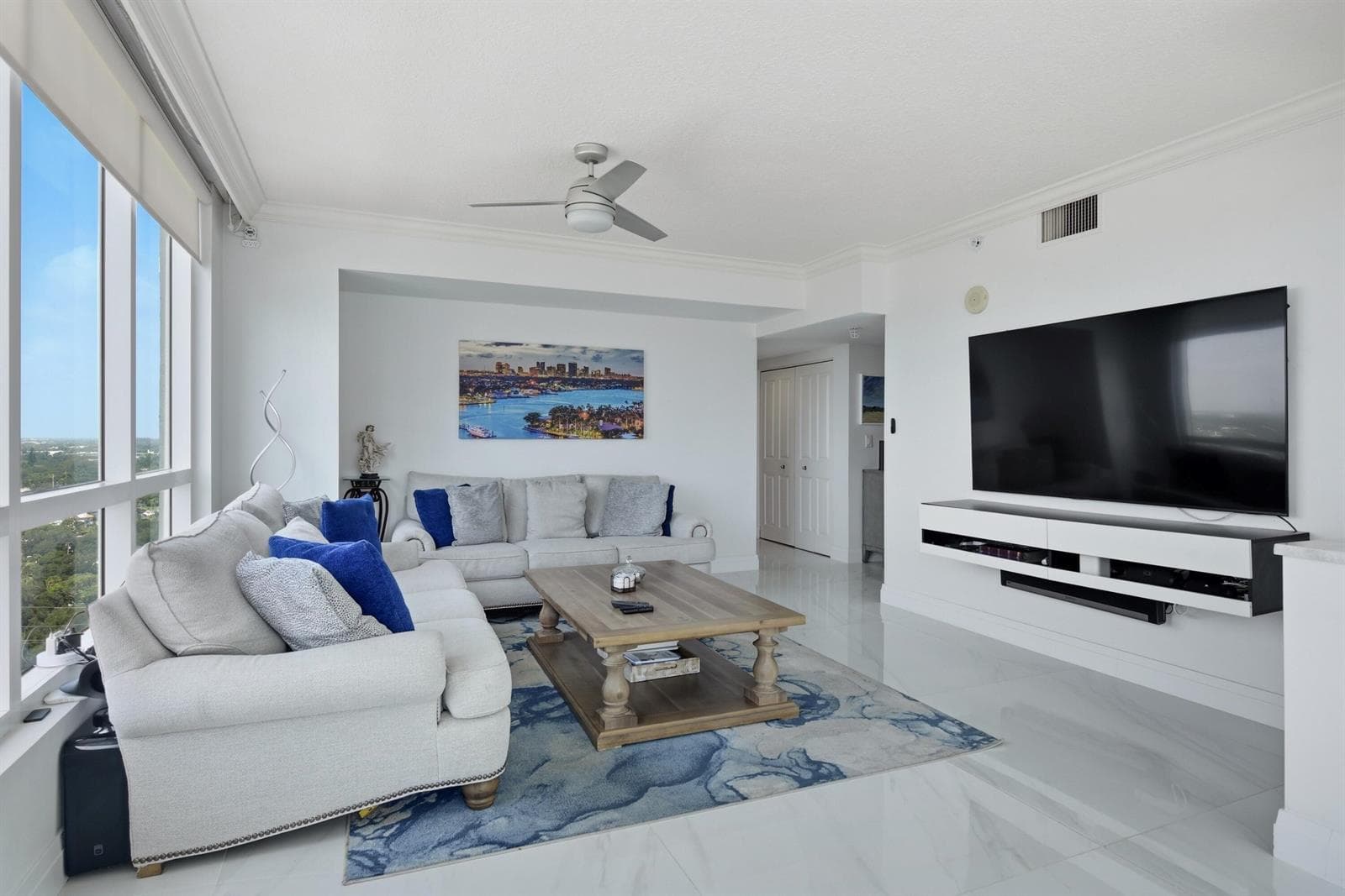 600 W Las Olas Boulevard 1808s photo 3