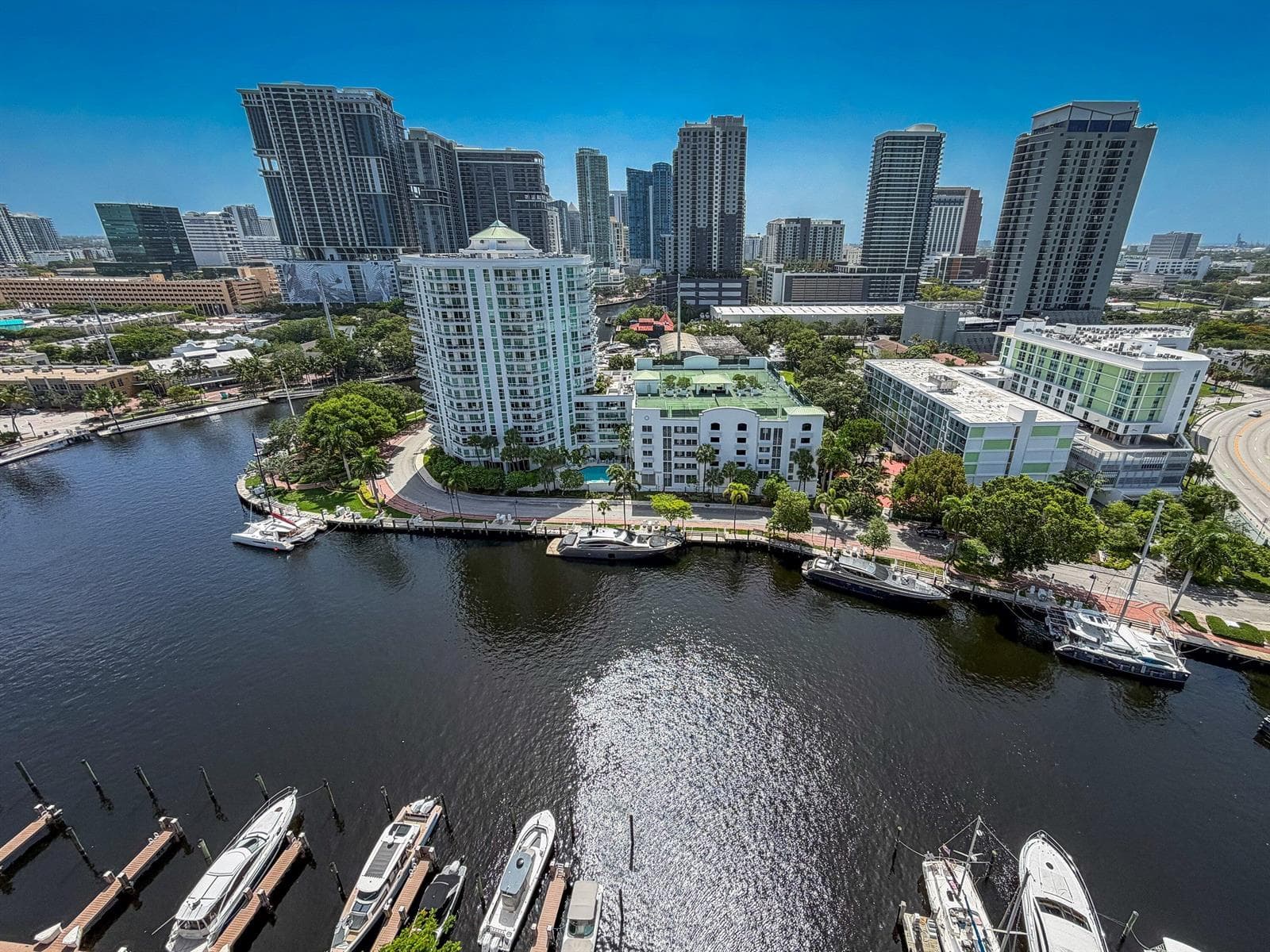 600 W Las Olas Boulevard 1808s photo 1
