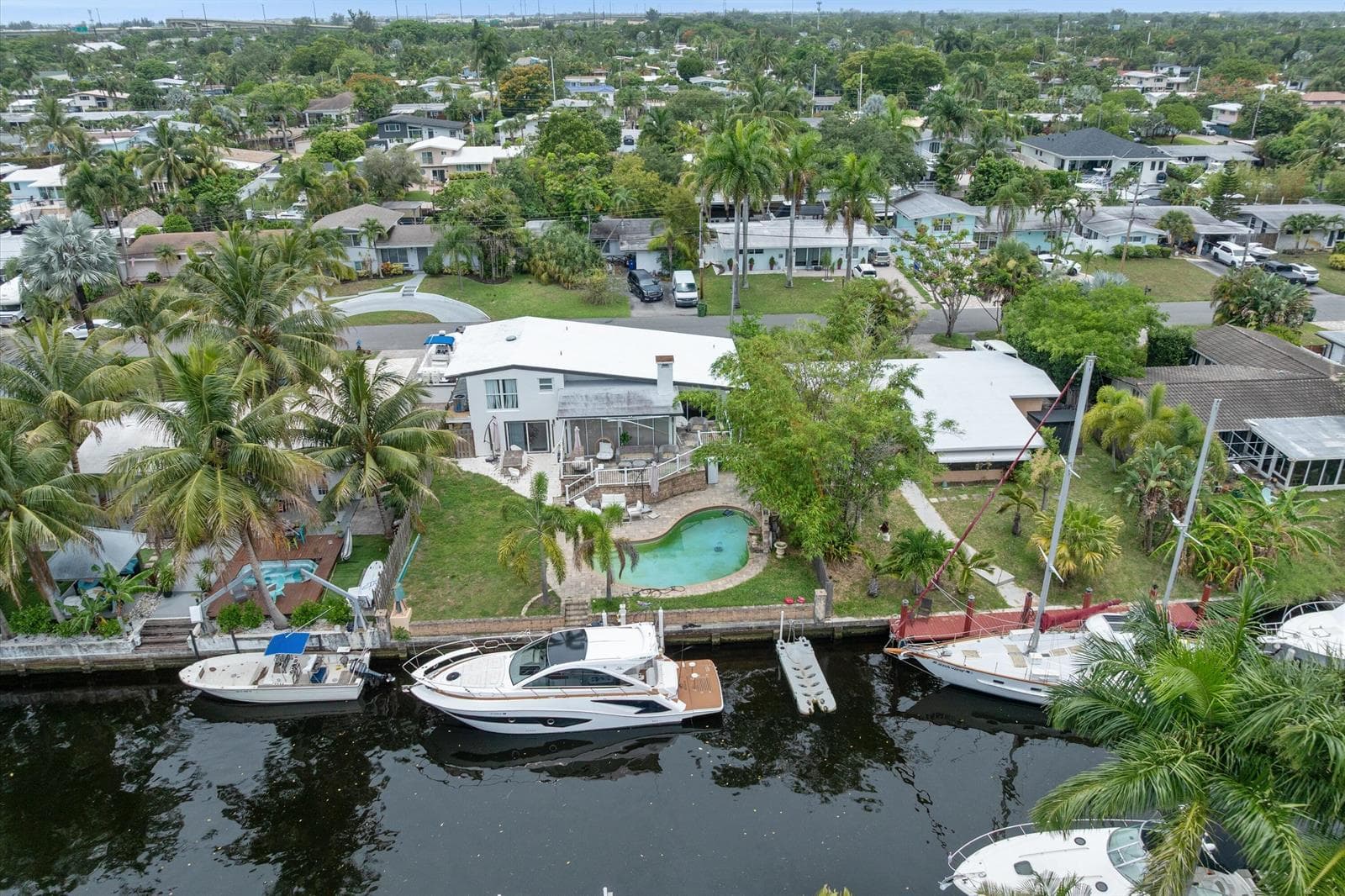 2518 Key Largo Lane photo 2
