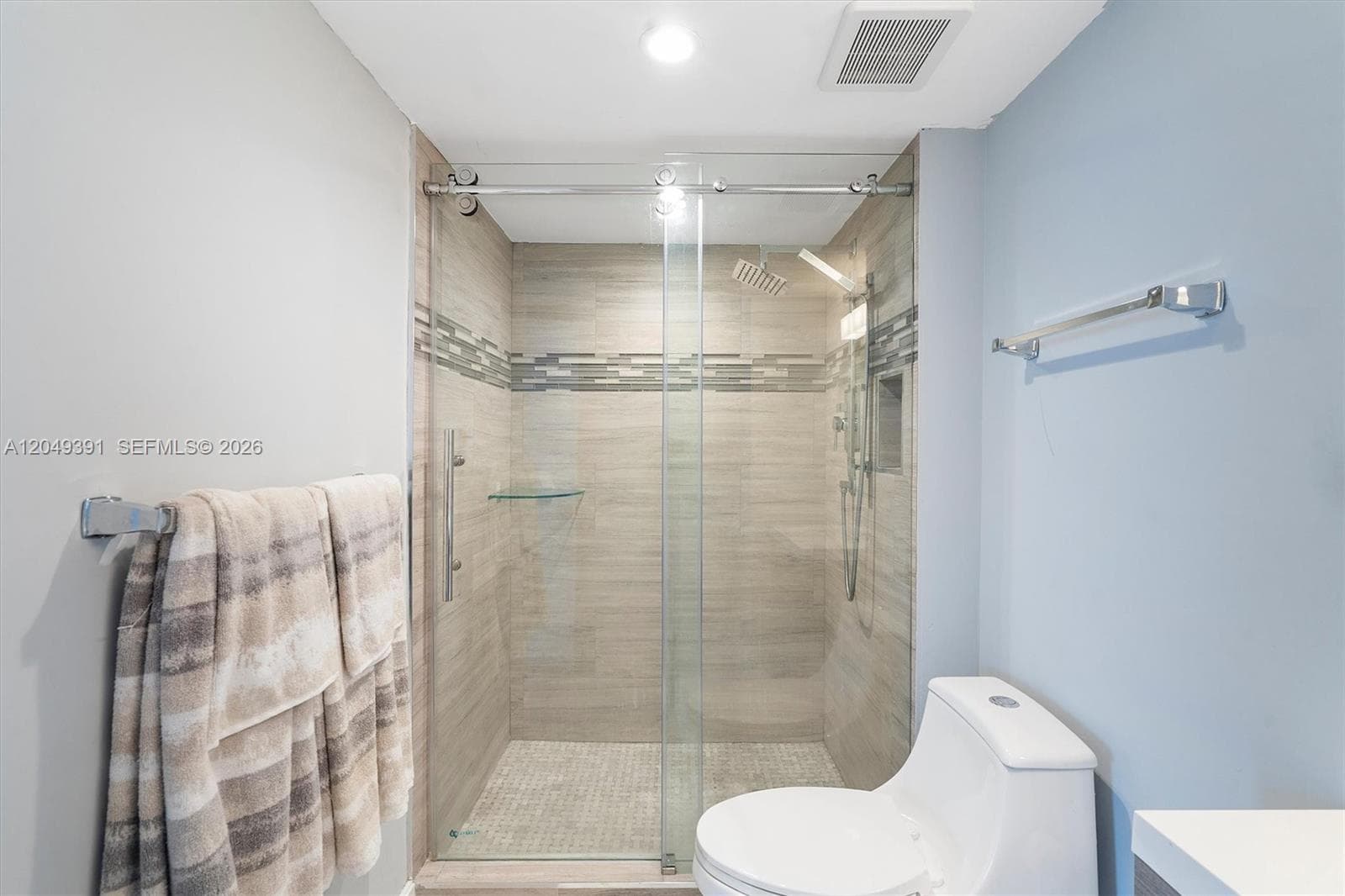 20515 E Country Club Dr 2044 photo 16