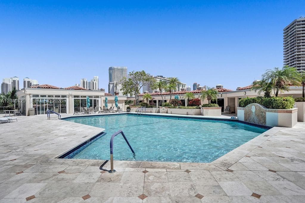 19667 Turnberry Way 19K photo 13