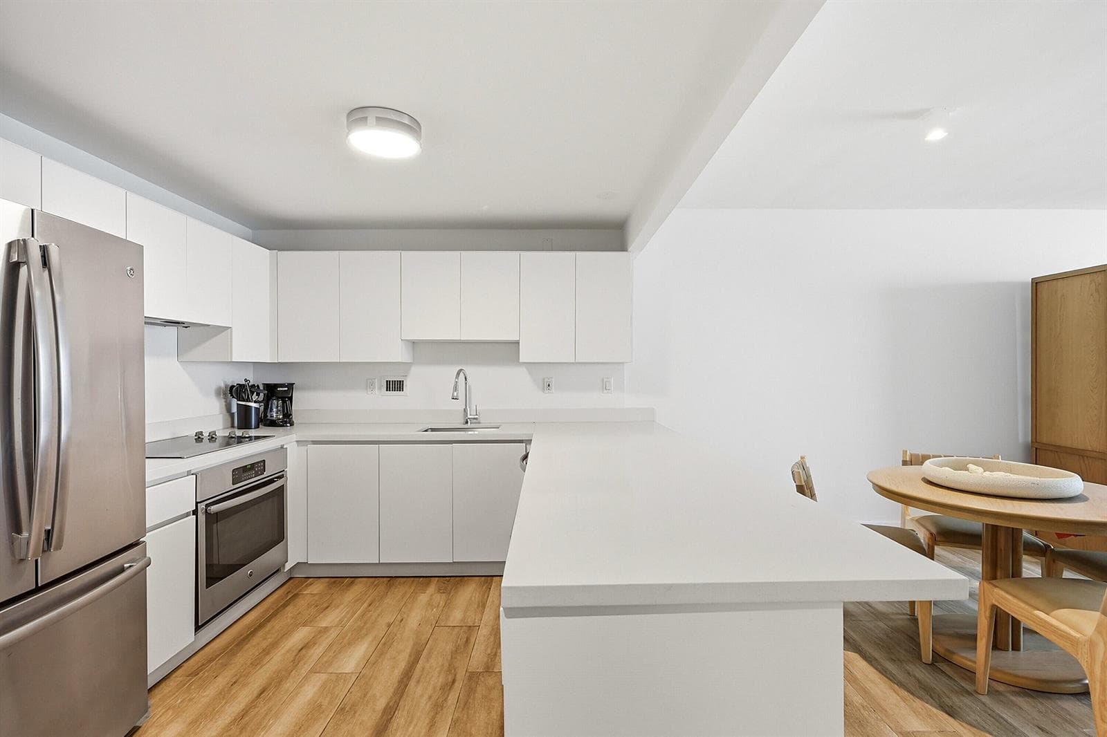 2301 Collins Avenue 1205 photo 8