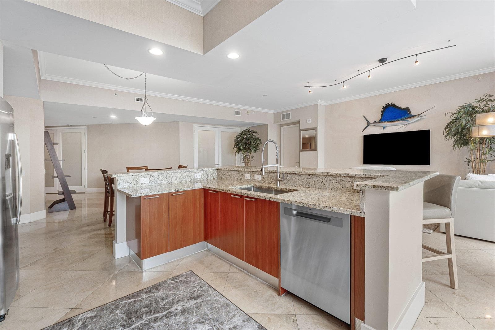 2640 Lake Shore Drive 107 photo 9