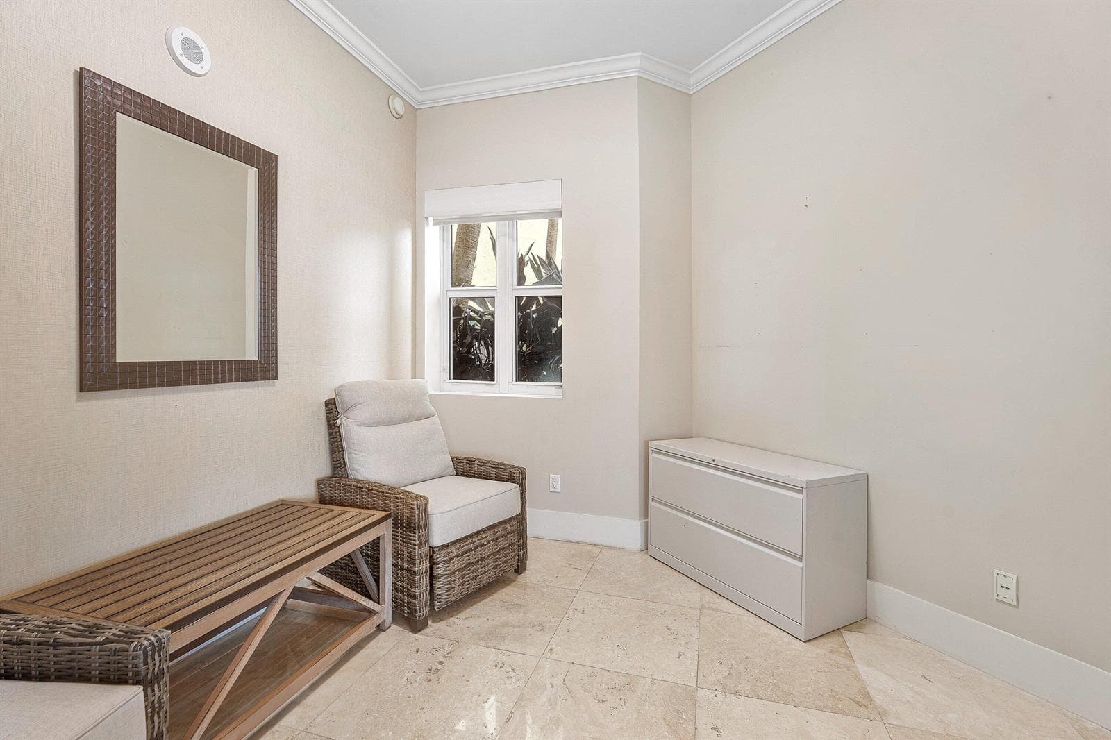 2640 Lake Shore Drive 107 photo 11