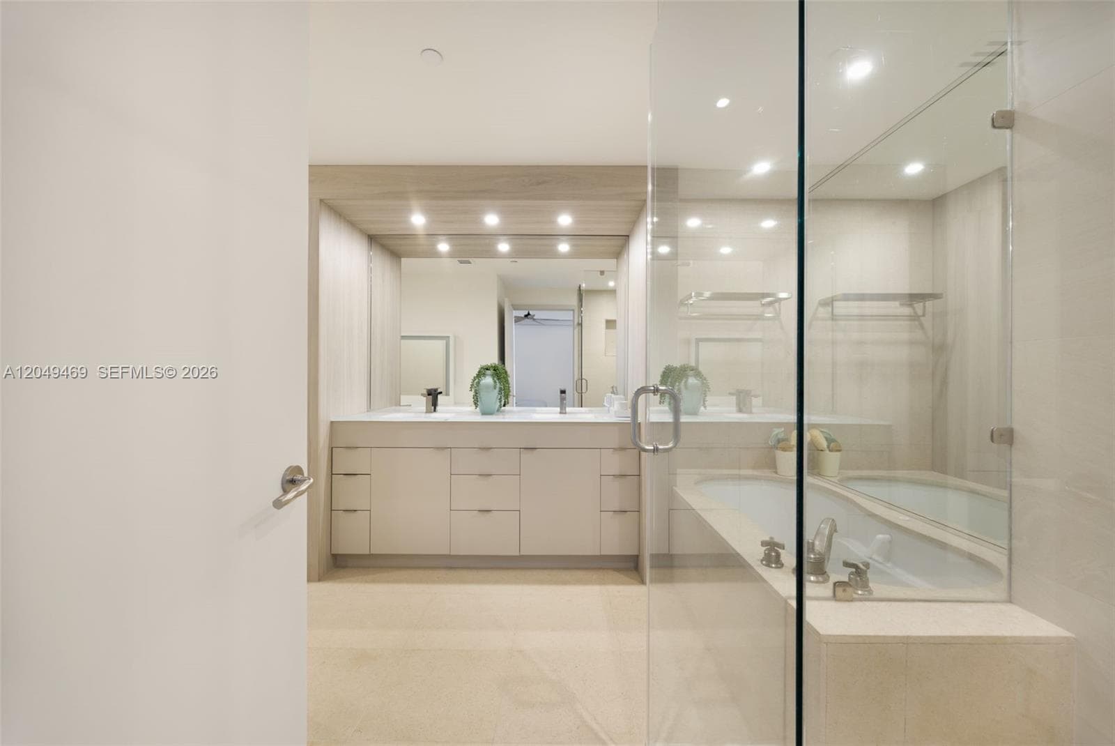 6799 Collins Ave 1402 photo 19