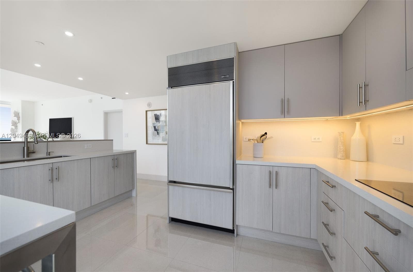 6799 Collins Ave 1402 photo 8