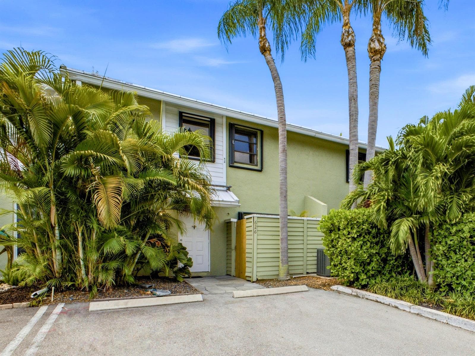 626 Mariners Way photo 6