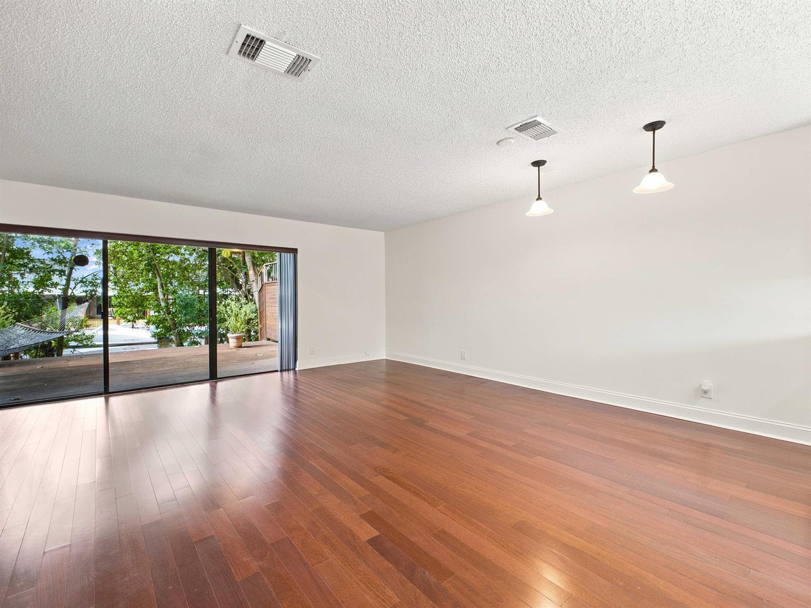 626 Mariners Way photo 13