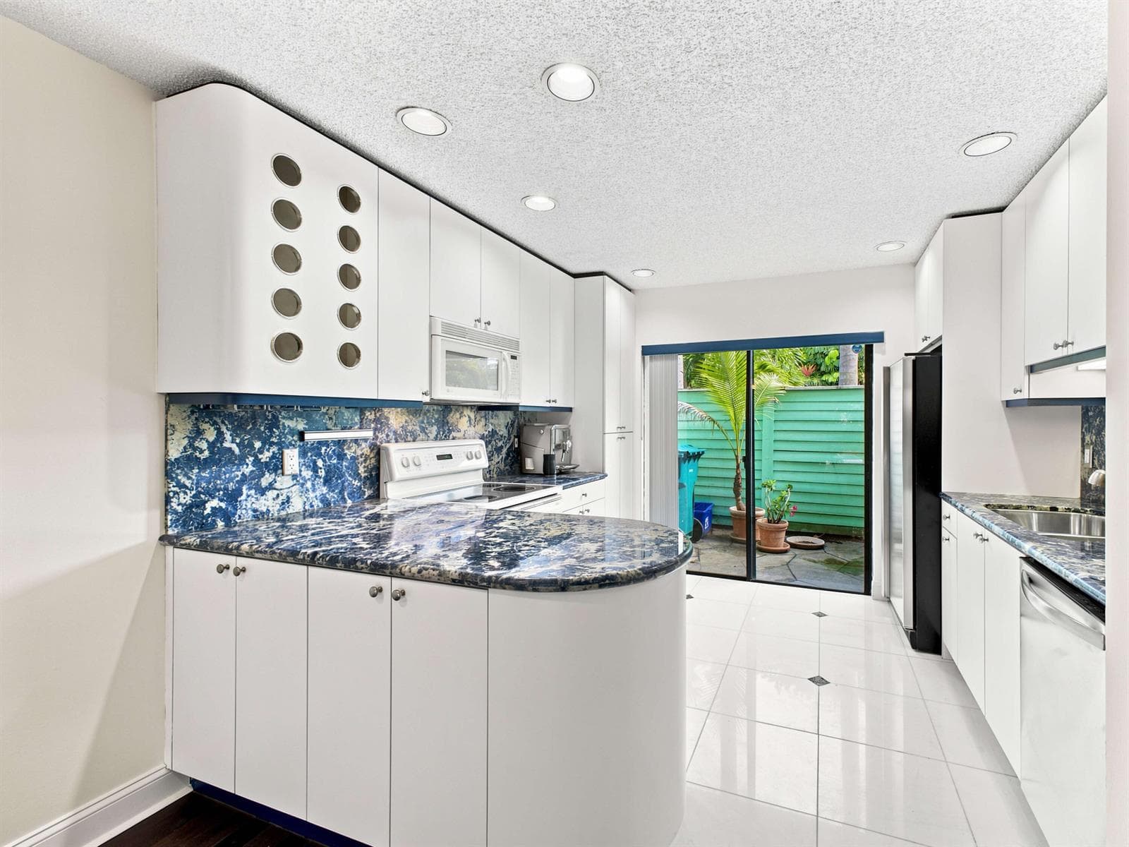 626 Mariners Way photo 16