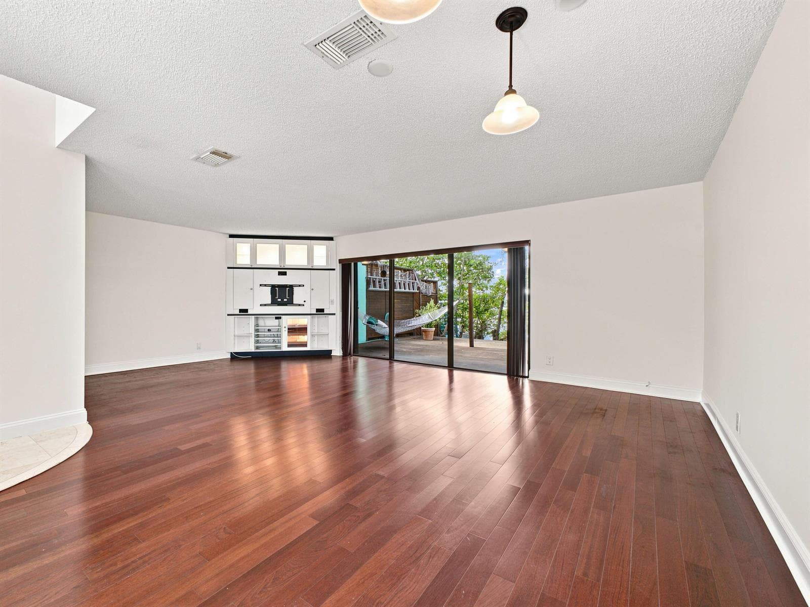 626 Mariners Way photo 12