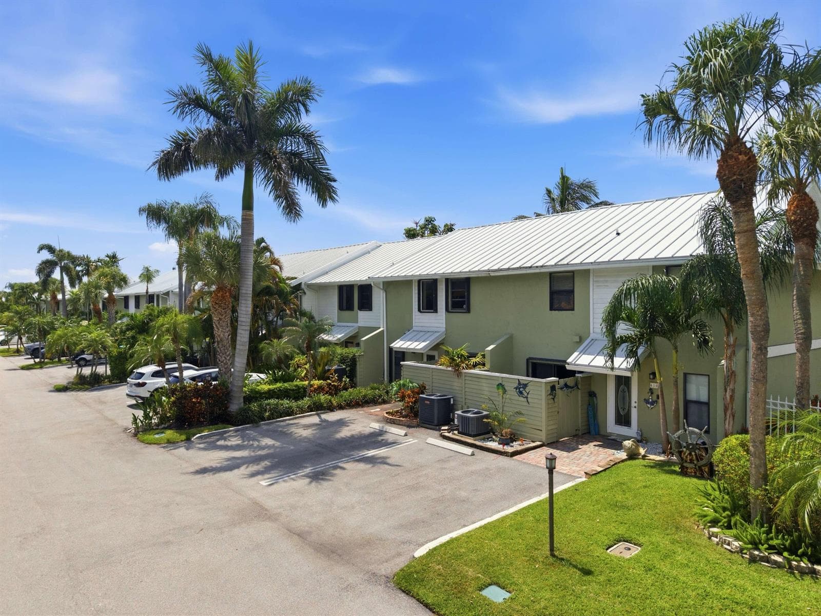 626 Mariners Way photo 5
