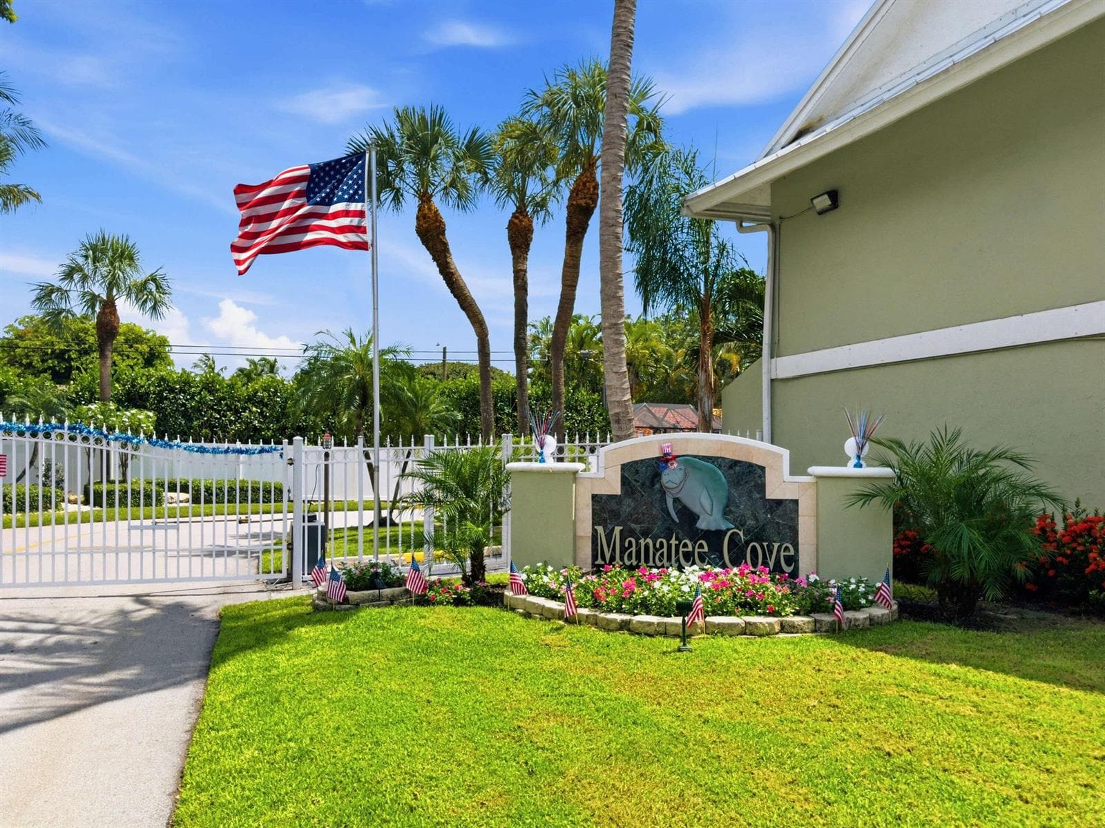 626 Mariners Way photo 4