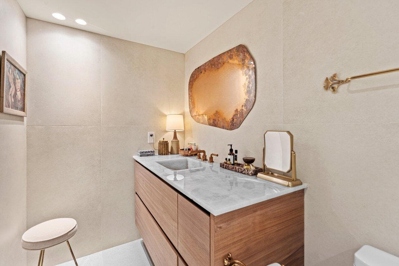 100 Sunrise Avenue 418 photo 22