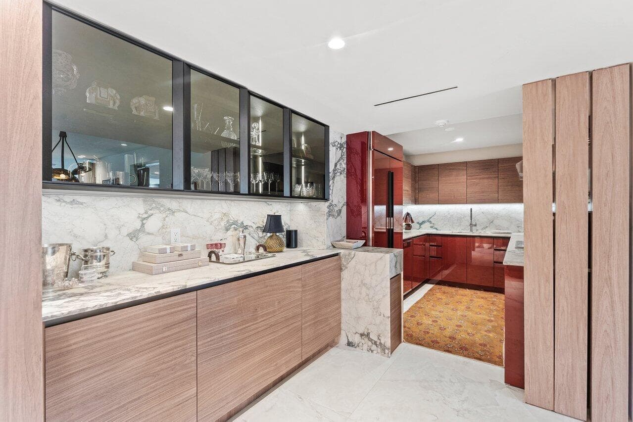 100 Sunrise Avenue 418 photo 3
