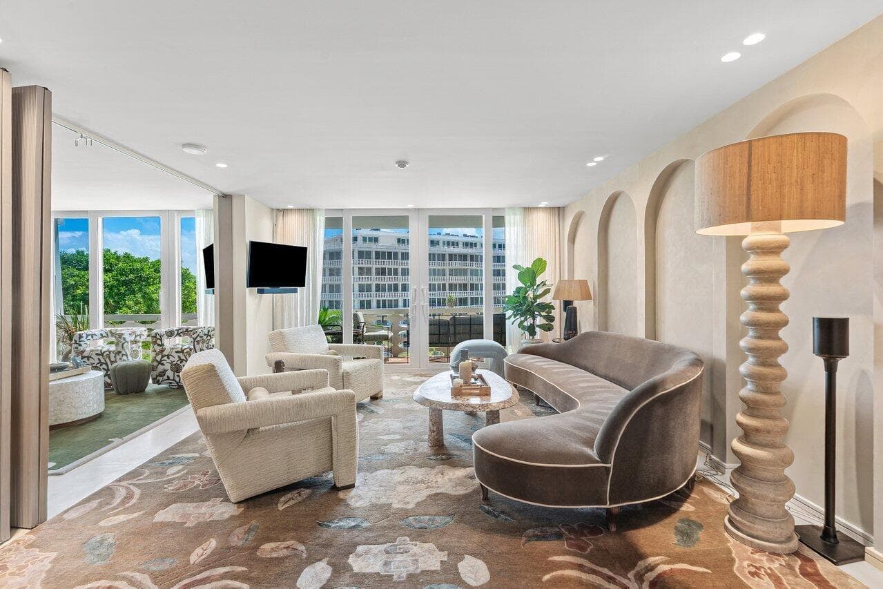 100 Sunrise Avenue 418 photo 1