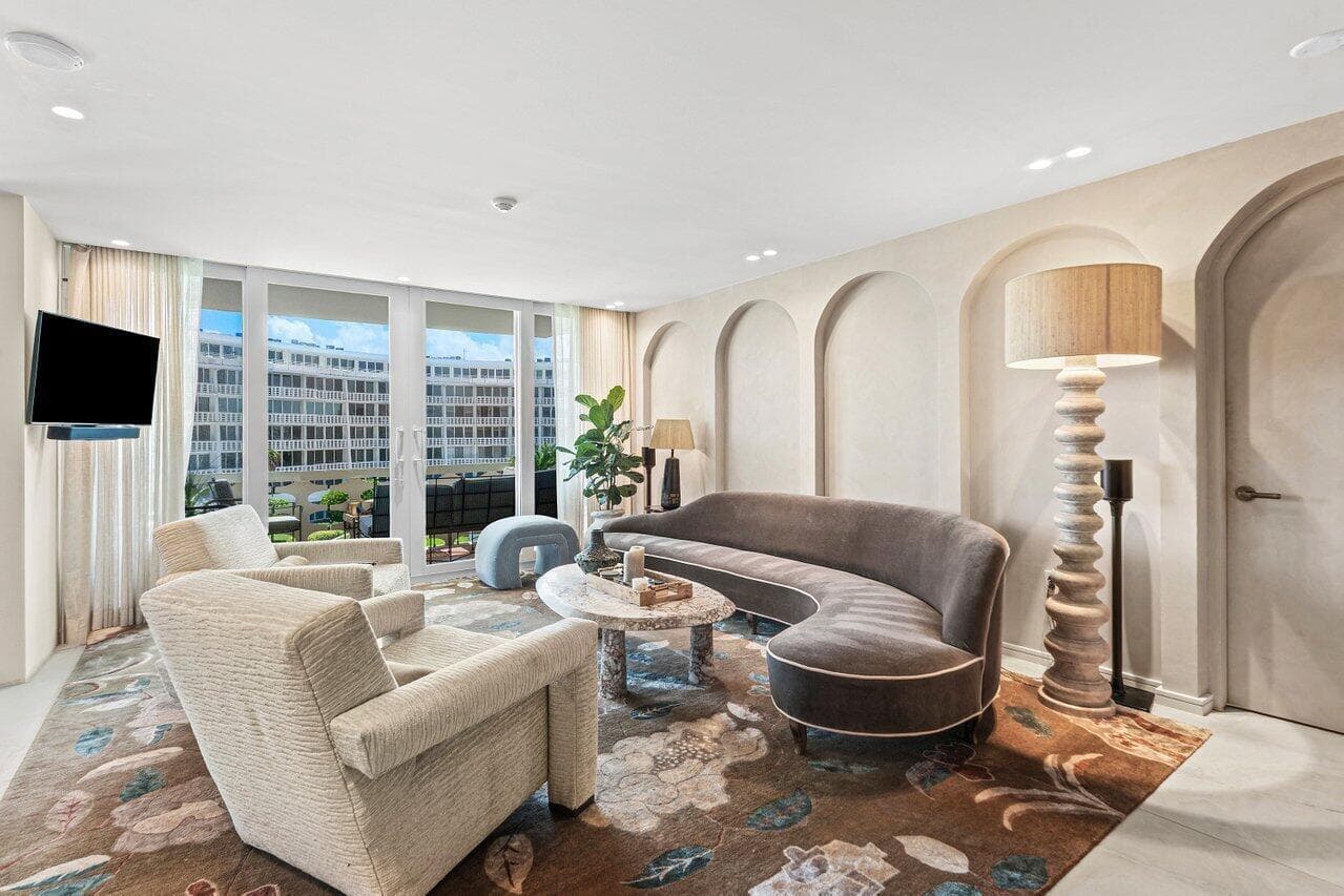 100 Sunrise Avenue 418 photo 9