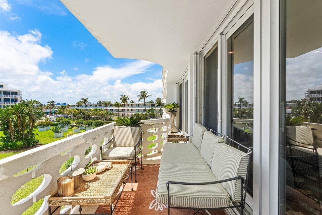 100 Sunrise Avenue 418 photo 24