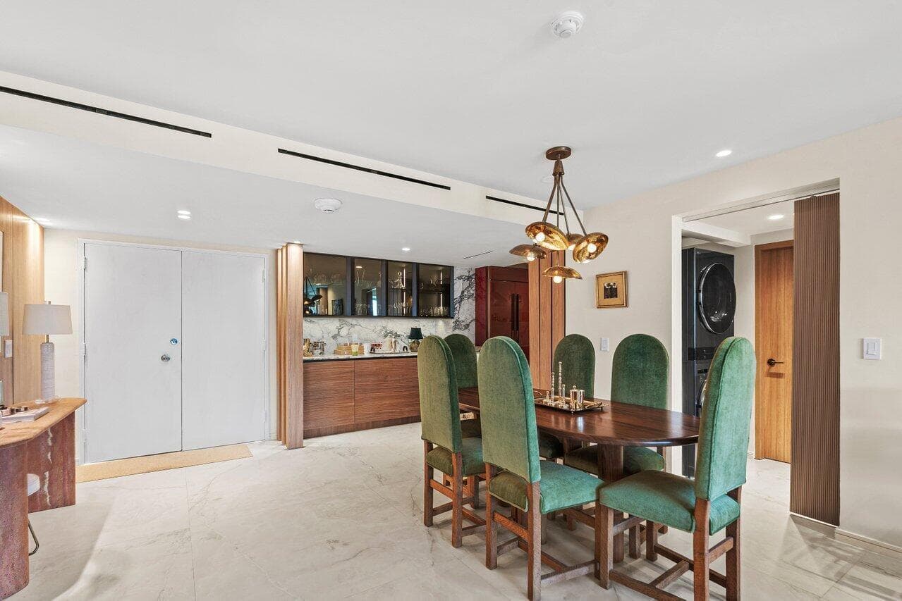 100 Sunrise Avenue 418 photo 8