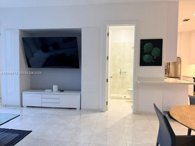 881 Ocean Dr L2 photo 8