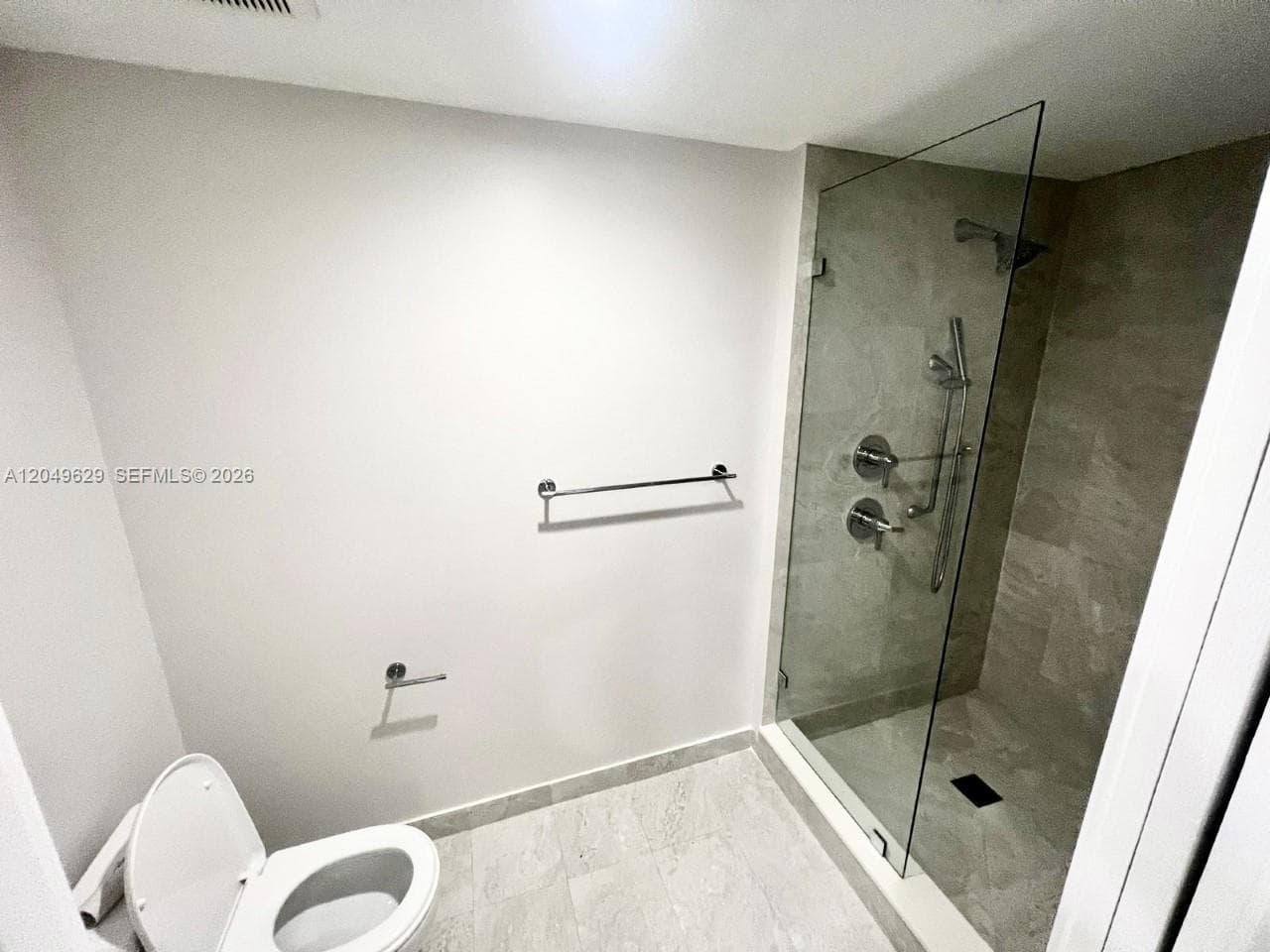 488 NE 18th St 2302 photo 6