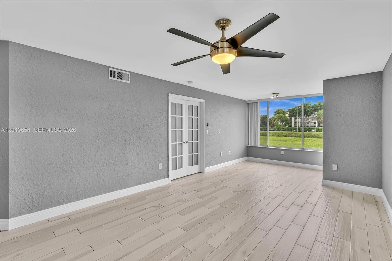 2851 N Oakland Forest Dr 111 photo 7