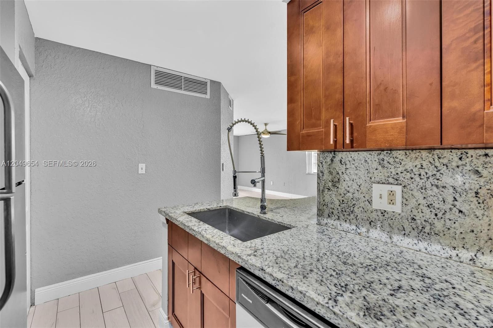 2851 N Oakland Forest Dr 111 photo 3