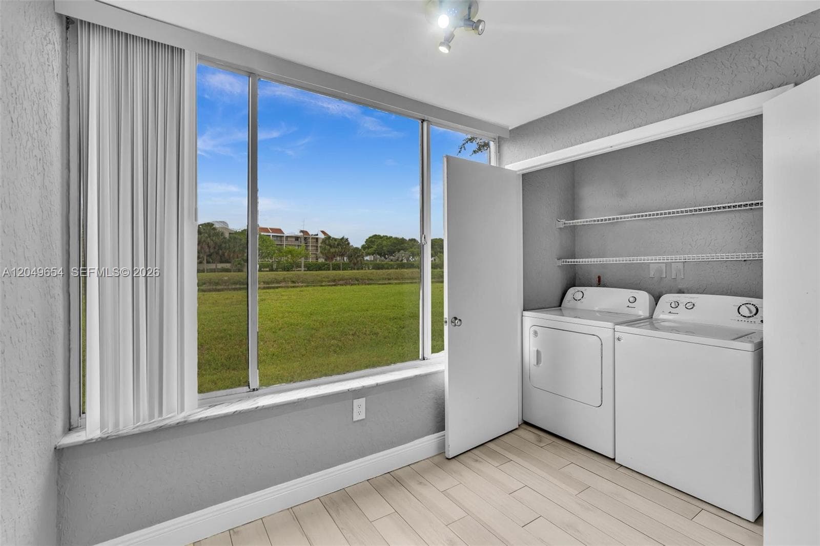 2851 N Oakland Forest Dr 111 photo 11