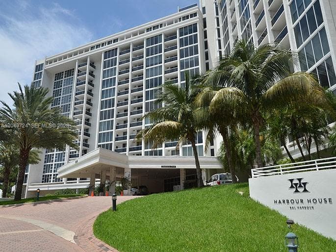 10275 Collins Ave 335 photo 1