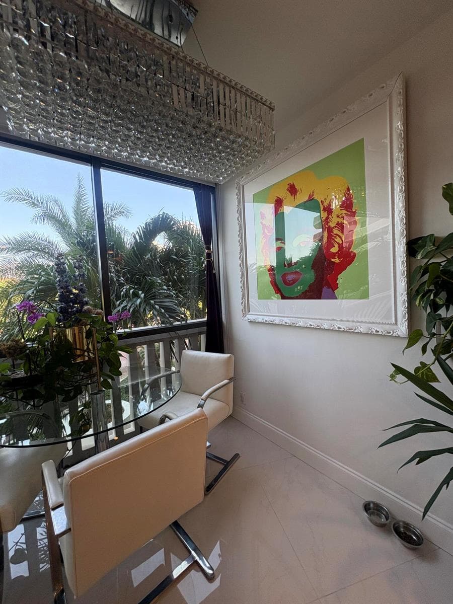 1000 E Island Boulevard 305 photo 2
