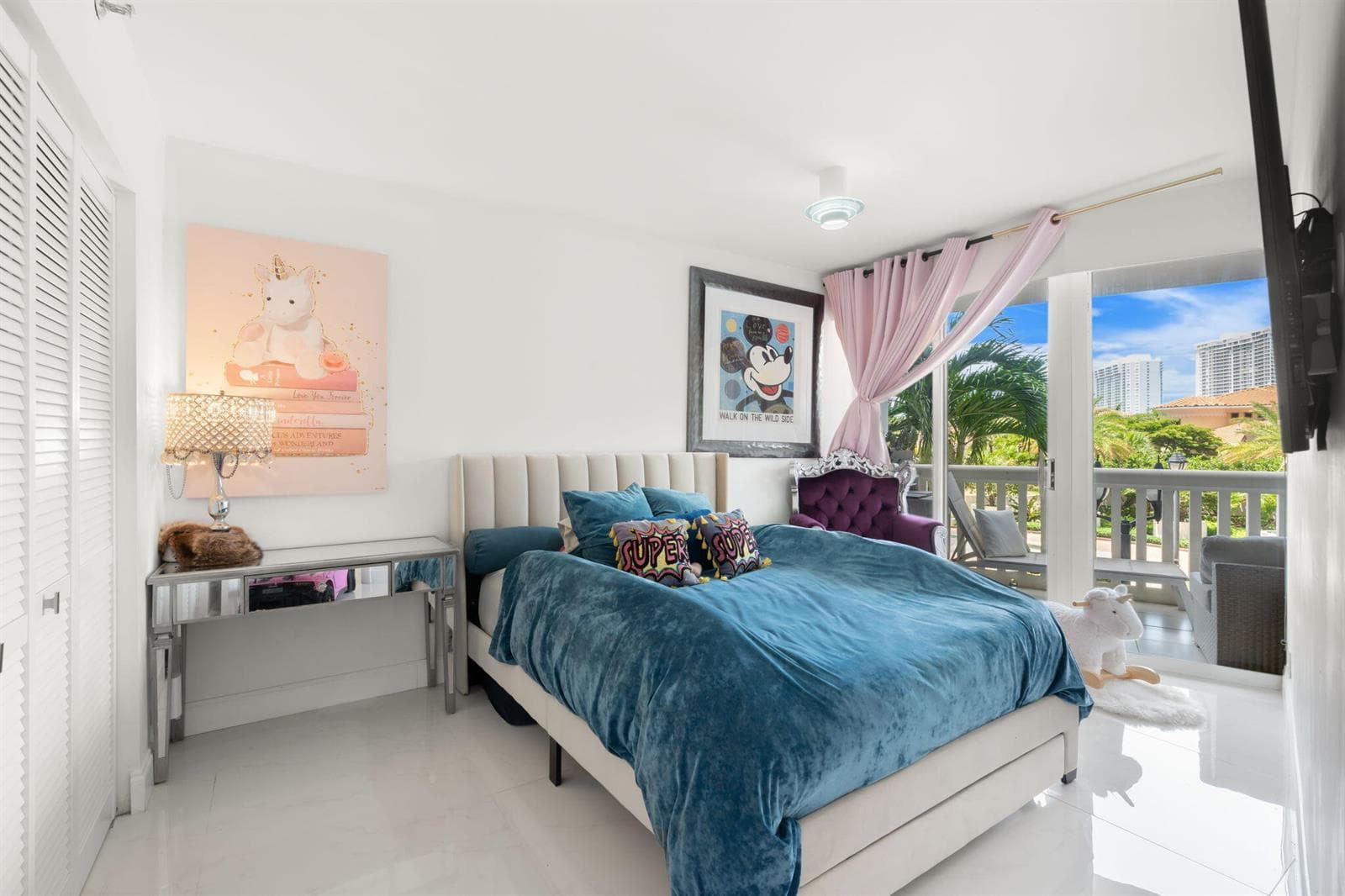 1000 E Island Boulevard 305 photo 13