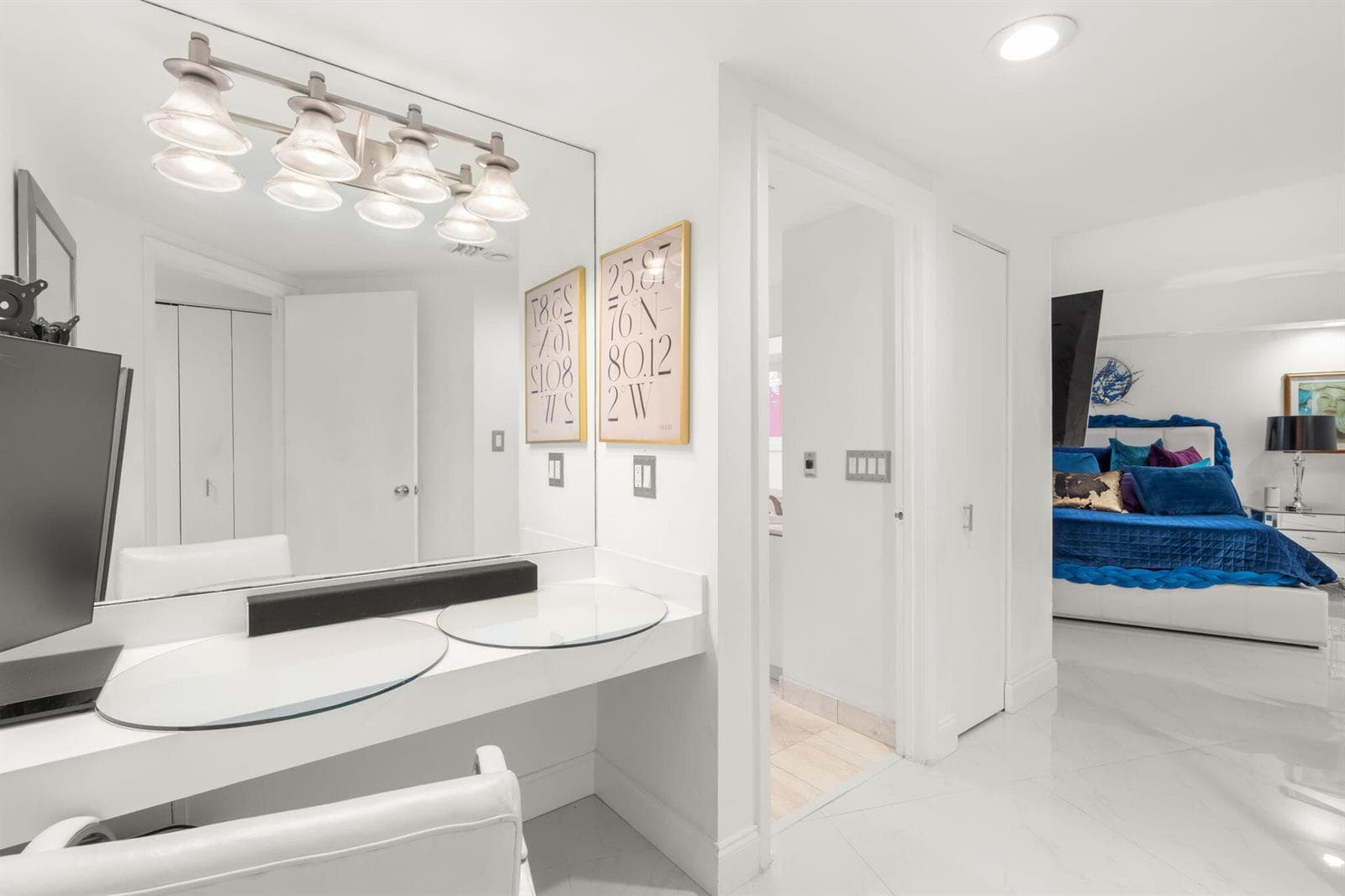 1000 E Island Boulevard 305 photo 16