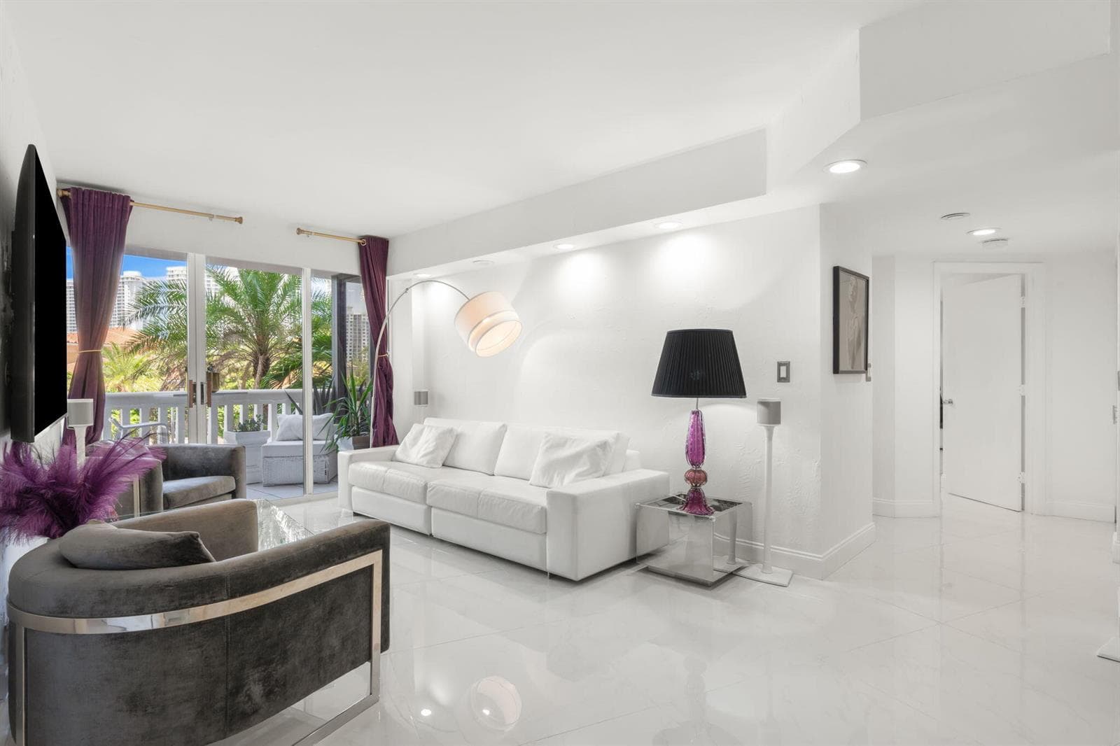 1000 E Island Boulevard 305 photo 12