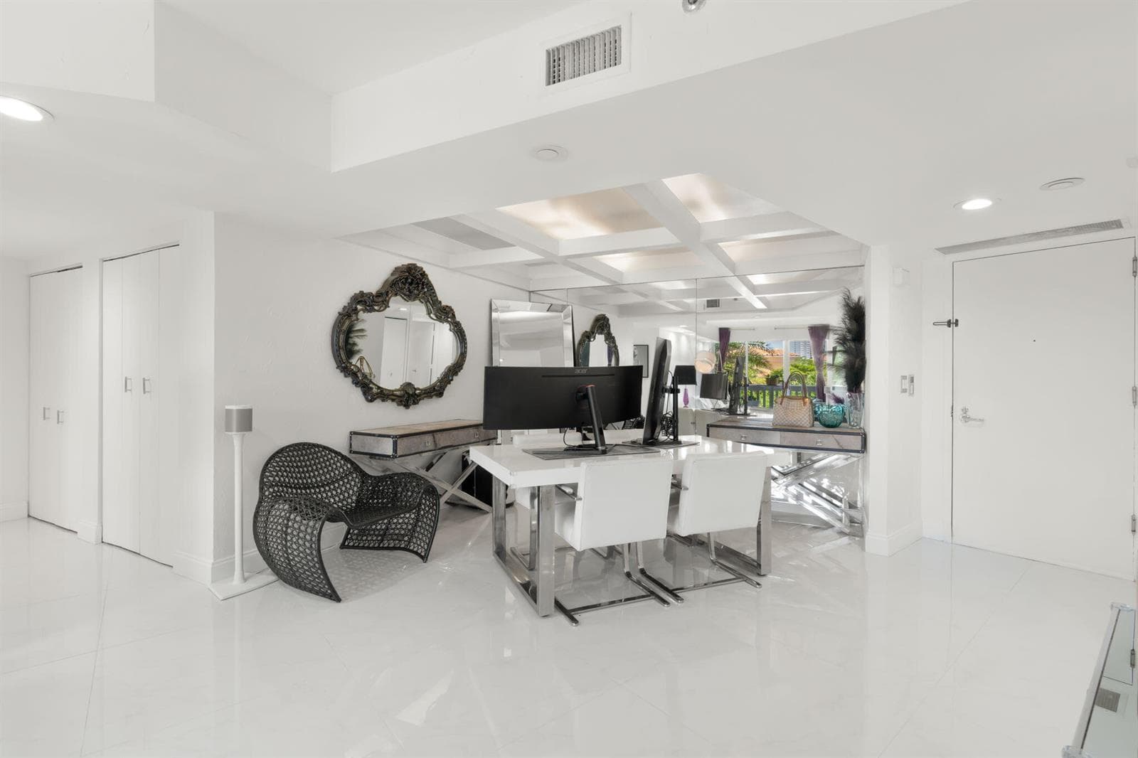 1000 E Island Boulevard 305 photo 22
