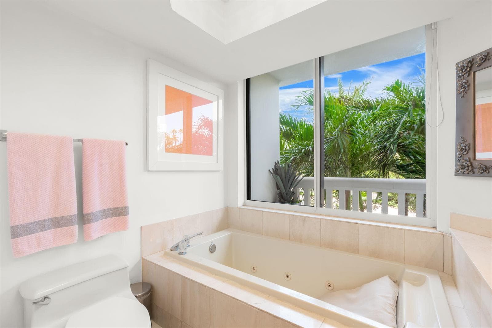 1000 E Island Boulevard 305 photo 18