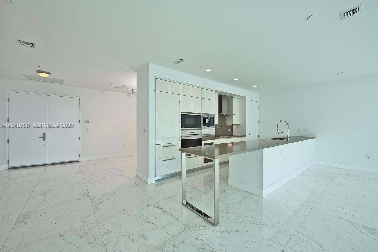 17475 Collins Ave 2003 photo 7