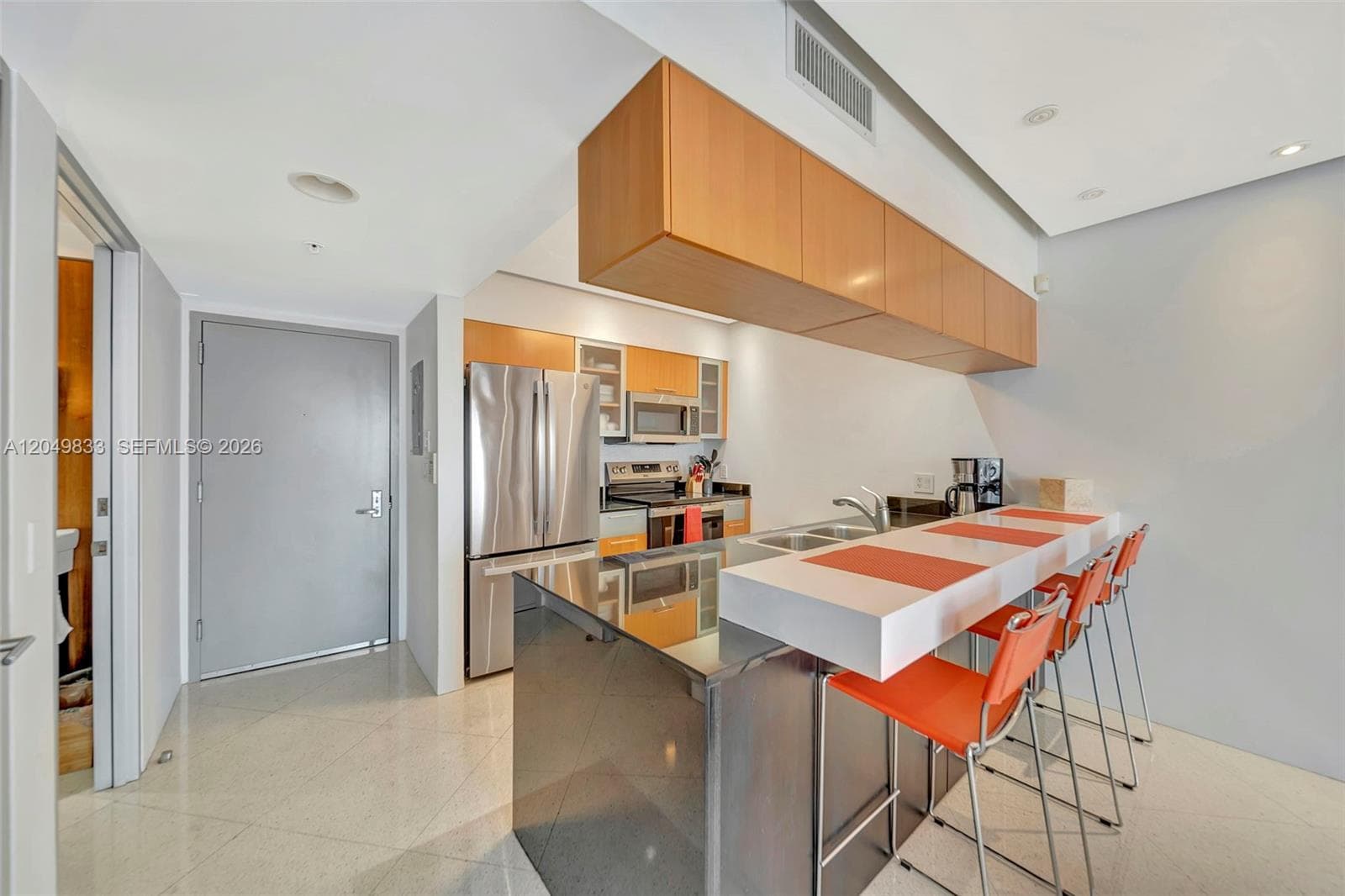 1750 N Bayshore Dr 3910 photo 3