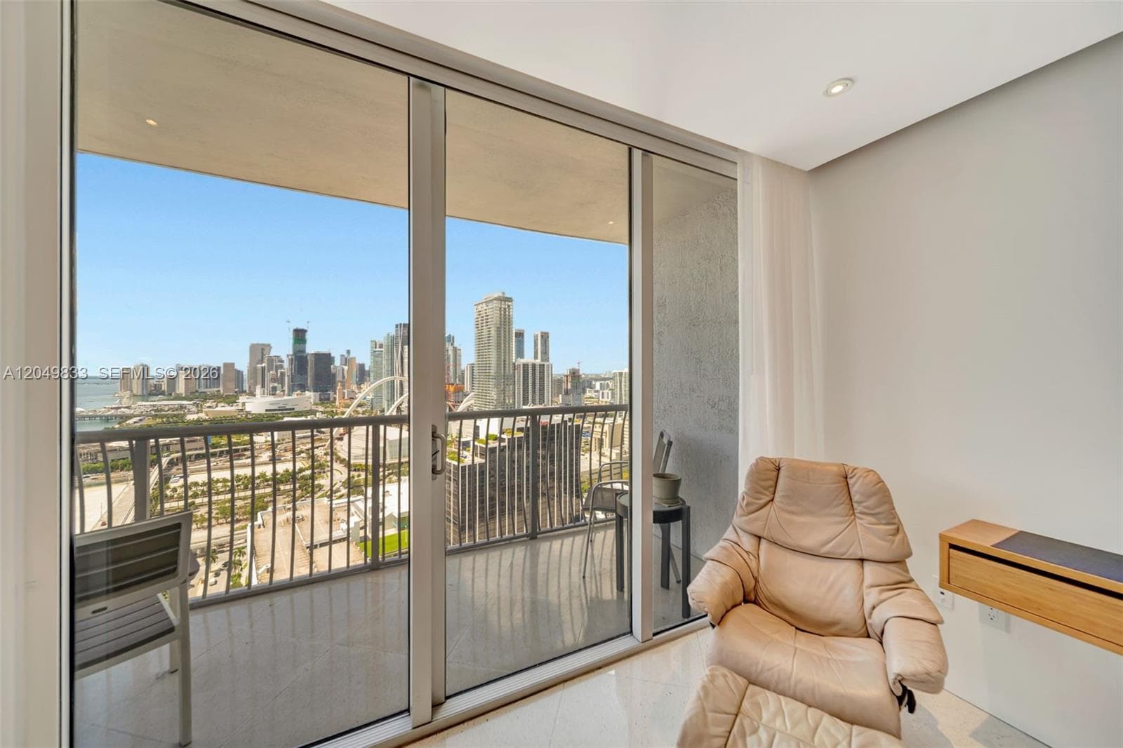 1750 N Bayshore Dr 3910 photo 14