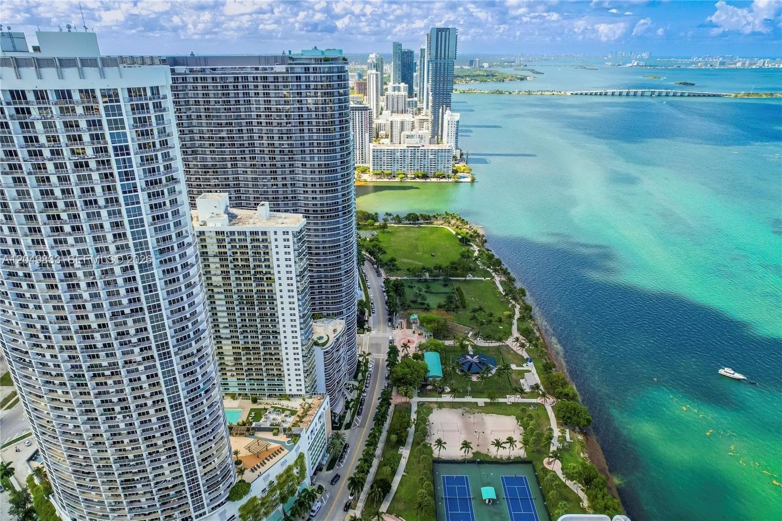 1750 N Bayshore Dr 3910 photo 25
