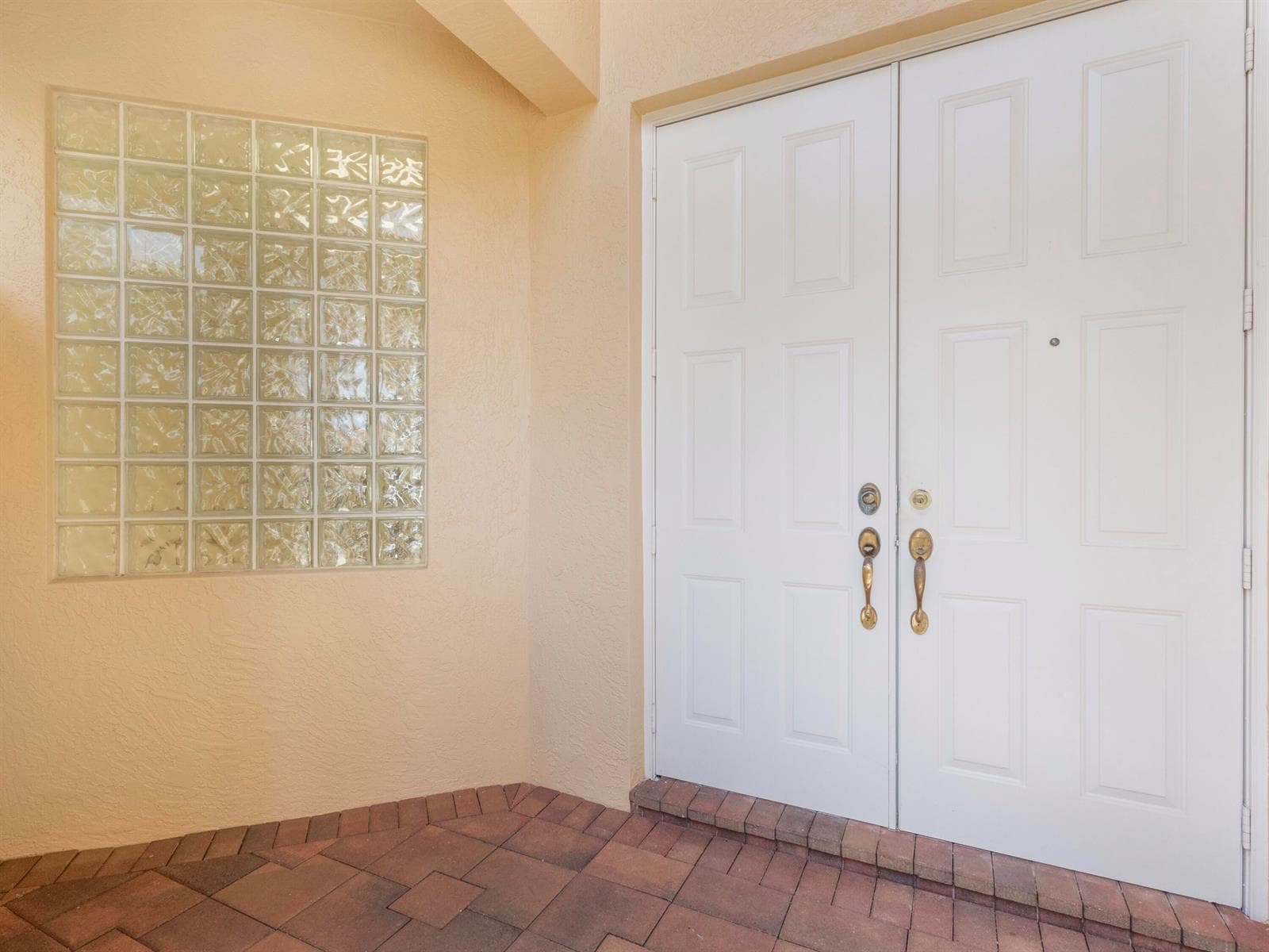 5279 Brookview Drive photo 3