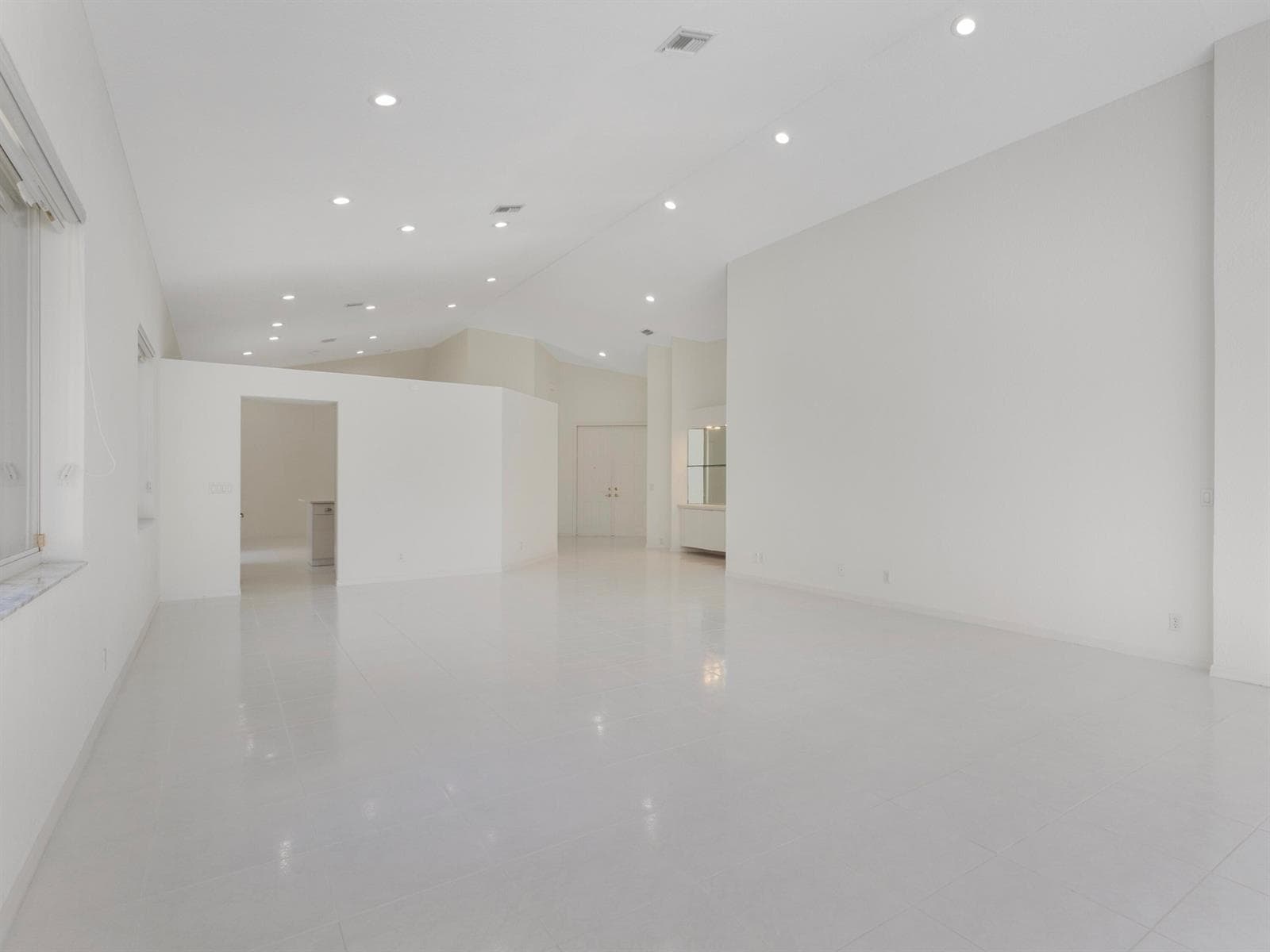5279 Brookview Drive photo 8