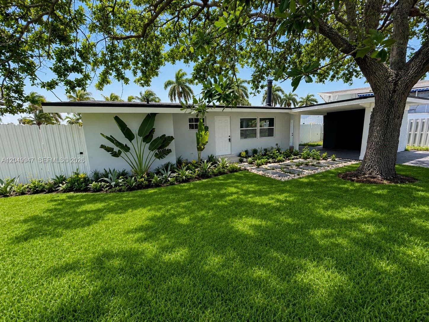 2649 Key Largo Ln . photo 3