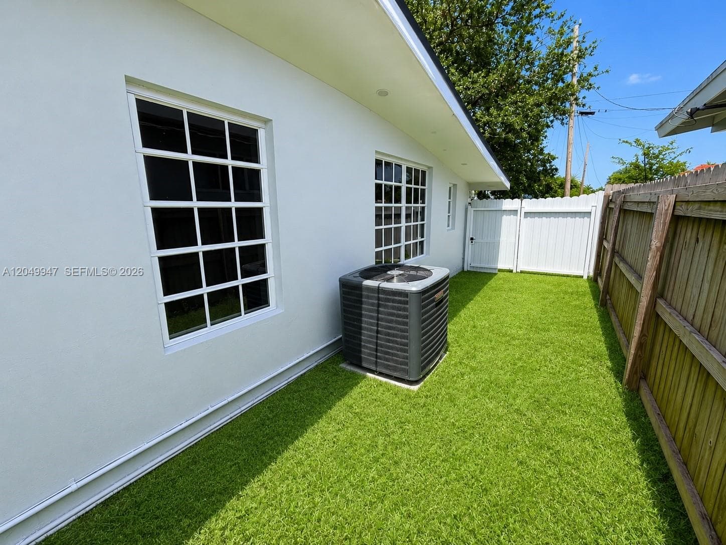 2649 Key Largo Ln . photo 9
