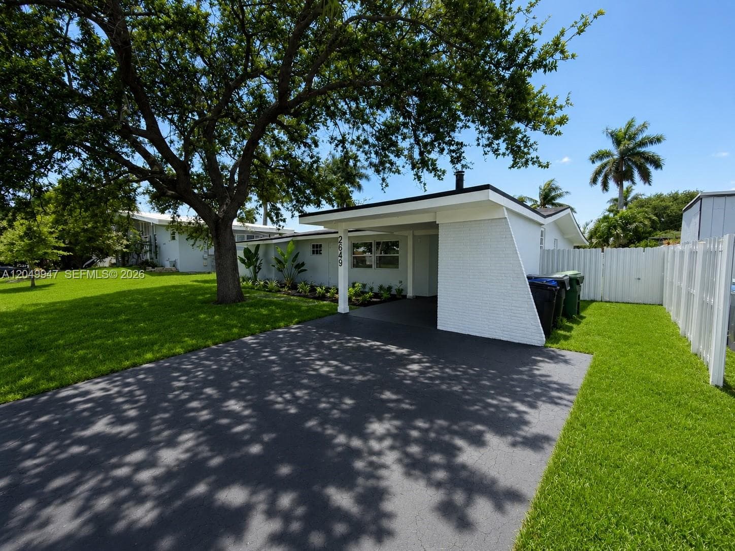 2649 Key Largo Ln . photo 4