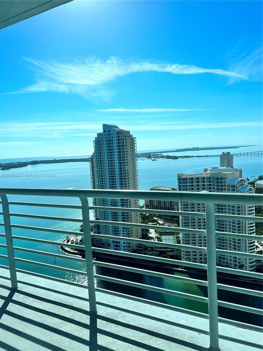 335 S Biscayne Blvd 4207 photo 2